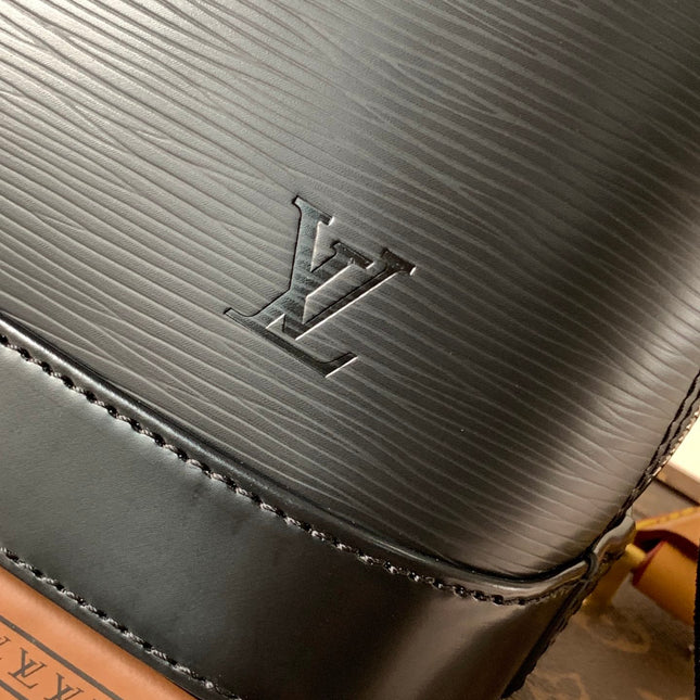 ALMA BB BAG 23 IN BLACK GRAIN EPI COWHIDE