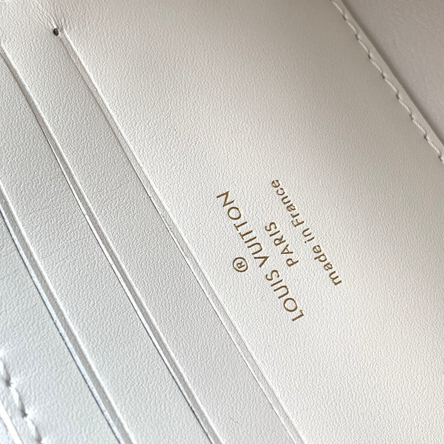 WALLET ON CHAIN CAPUCINES 23 IN WHITE SMOOTH CALFSKIN GOLD HARDWARE