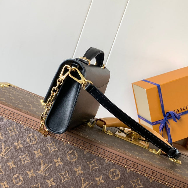 WALLET ON CHAIN CAPUCINES 23 IN BLACK SMOOTH CALFSKIN GOLD HARDWARE