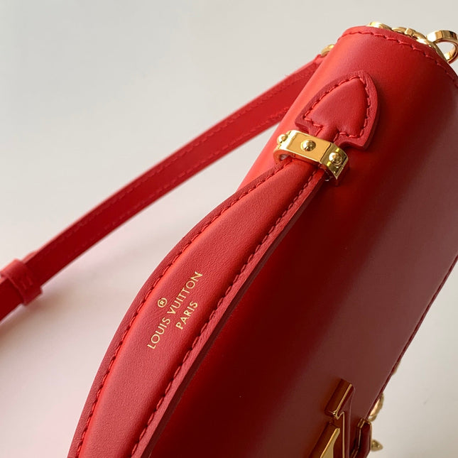 WALLET ON CHAIN CAPUCINES 23 IN RED SMOOTH CALFSKIN GOLD HARDWARE