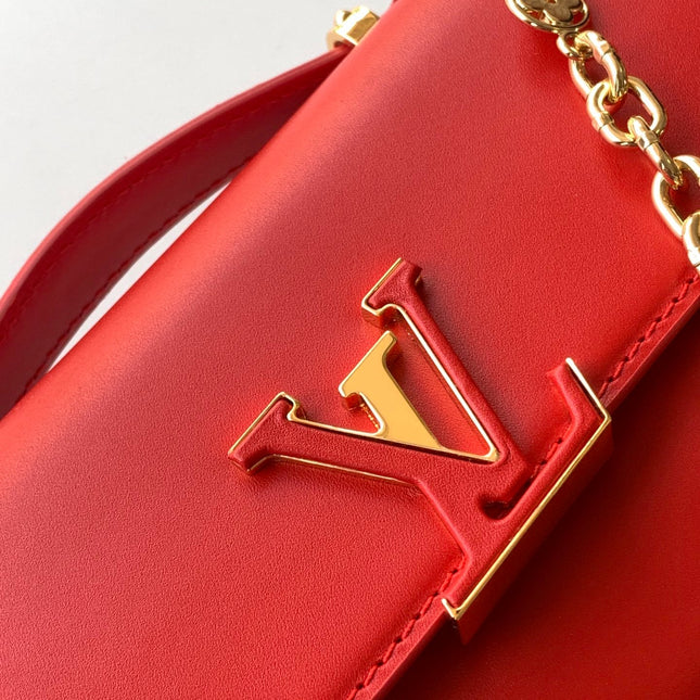 WALLET ON CHAIN CAPUCINES 23 IN RED SMOOTH CALFSKIN GOLD HARDWARE