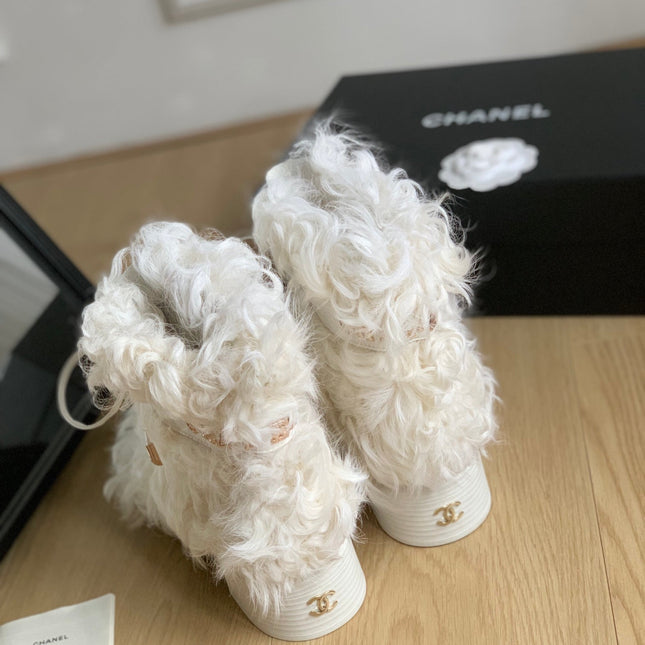 CC ANKLE BOOTS IN WHITE MIX BLACK WOOL FUR
