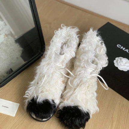 CC ANKLE BOOTS IN WHITE MIX BLACK WOOL FUR