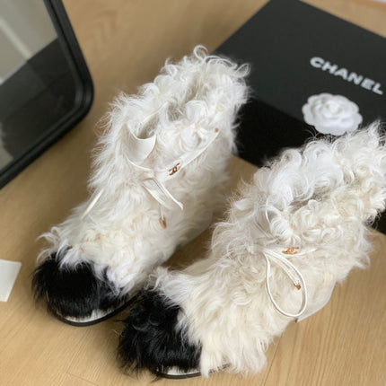 CC ANKLE BOOTS IN WHITE MIX BLACK WOOL FUR