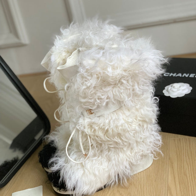 CC ANKLE HIGH BOOTS IN WHITE MIX BLACK WOOL FUR