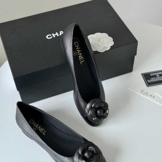 BALLET FLAT BLACK LAMBSKIN WITH FLOWER