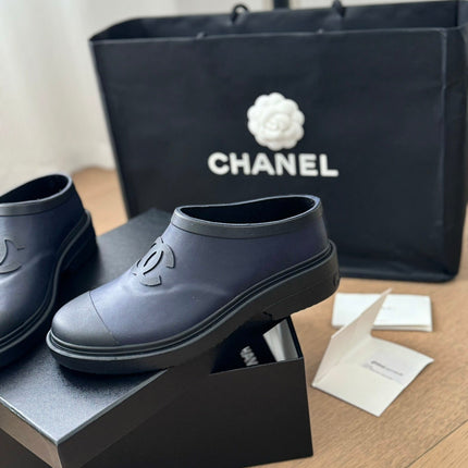 SHORT BOOTS IN MID-NIGHT BLUE RUBBER