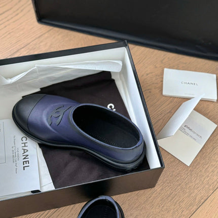 SHORT BOOTS IN MID-NIGHT BLUE RUBBER