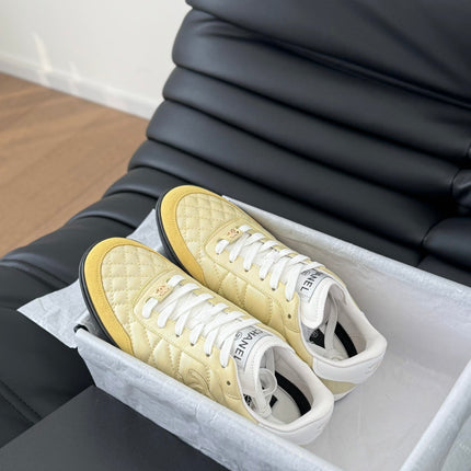 CC SNEAKER IN LIGHT YELLOW MIX WHITE EMBROIDERED LAMBSKIN