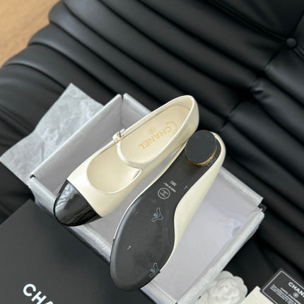 CC MARY JANE SHOES IN WHITE MIX BLACK LAMBSKIN WITH GOLD HARDWARE