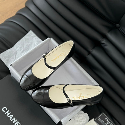CC MARY JANE SHOES IN BLACK LAMBSKIN WITH GOLD HARDWARE