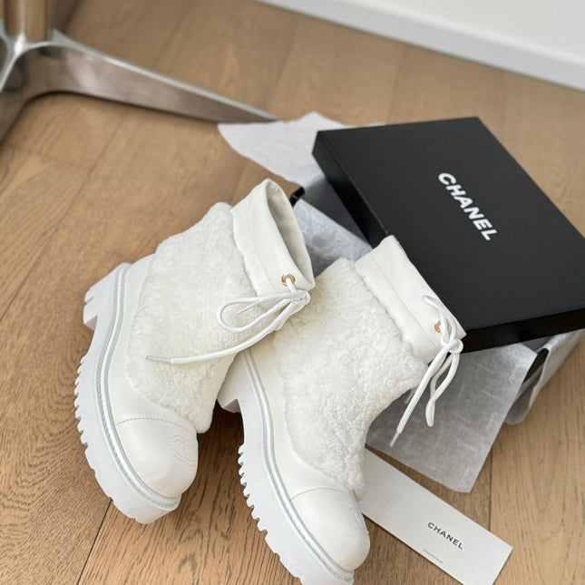 CC CHUNKY BOOTS IN WHITE SMOOTH FLEECE AND CALFSKIN