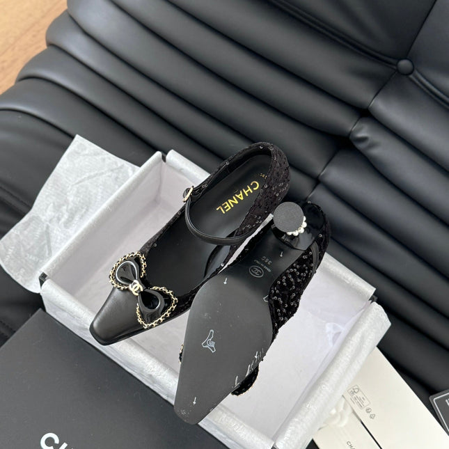 CC POINTED TOE HIGH HEELS IN BLACK VELVET AND LAMBSKIN GOLD HARDWARE