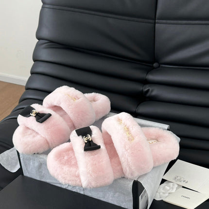 CC DAD SANDAL MULE IN PASTEL PINK FLEECE WITH GOLD HARDWARE