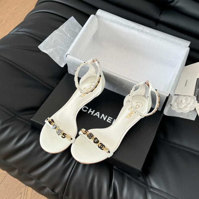 MID-HEEL 35 MM SANDAL IN WHITE SHEEPSKIN WITH STICKERS