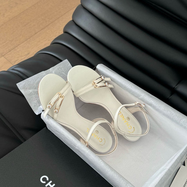 MID-HEEL 35 MM SANDAL IN WHITE SHEEPSKIN