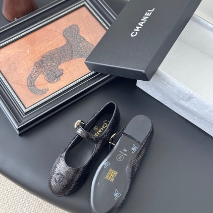 BALLET IN BLACK SEQUINS