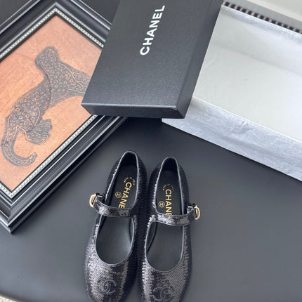 BALLET IN BLACK SEQUINS