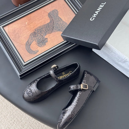 BALLET IN BLACK SEQUINS