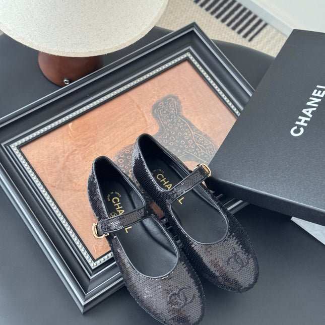 BALLET IN BLACK SEQUINS