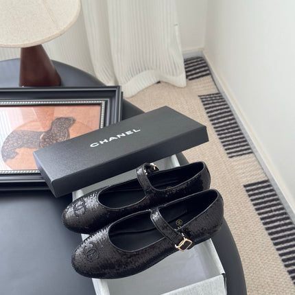 BALLET IN BLACK SEQUINS