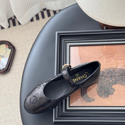 BALLET IN BLACK SEQUINS