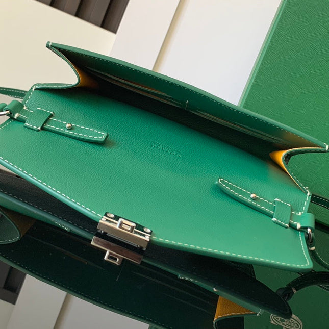 CHYPRE WALLET-POUCH 21 IN GREEN GOYARDINE CANVAS AND CALFSKIN