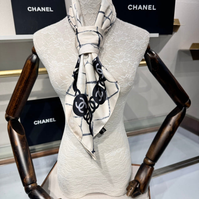 CHANEL 25S SCARF 90 IN CASHMERE SILK 737219