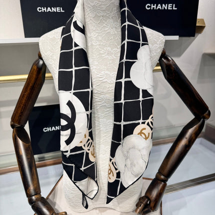 CHANEL 25S SCARF 90 IN CASHMERE SILK 737220