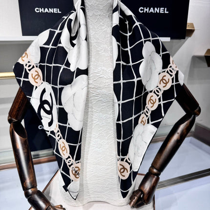 CHANEL 25S SCARF 90 IN CASHMERE SILK 737220