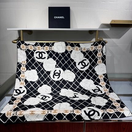 CHANEL 25S SCARF 90 IN CASHMERE SILK 737220