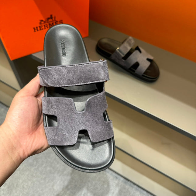 HM CHYPRE SANDAL BRIGHT GRAY SUEDE