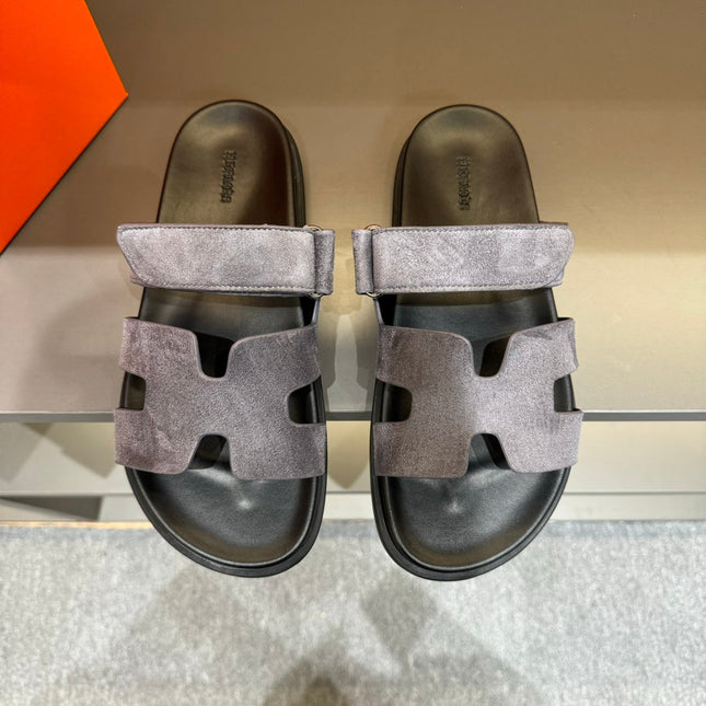HM CHYPRE SANDAL BRIGHT GRAY SUEDE