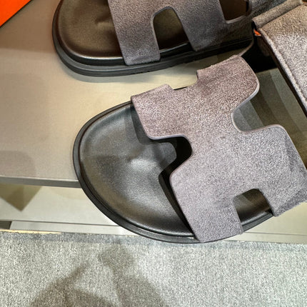 HM CHYPRE SANDAL BRIGHT GRAY SUEDE