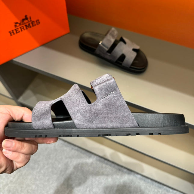 HM CHYPRE SANDAL BRIGHT GRAY SUEDE