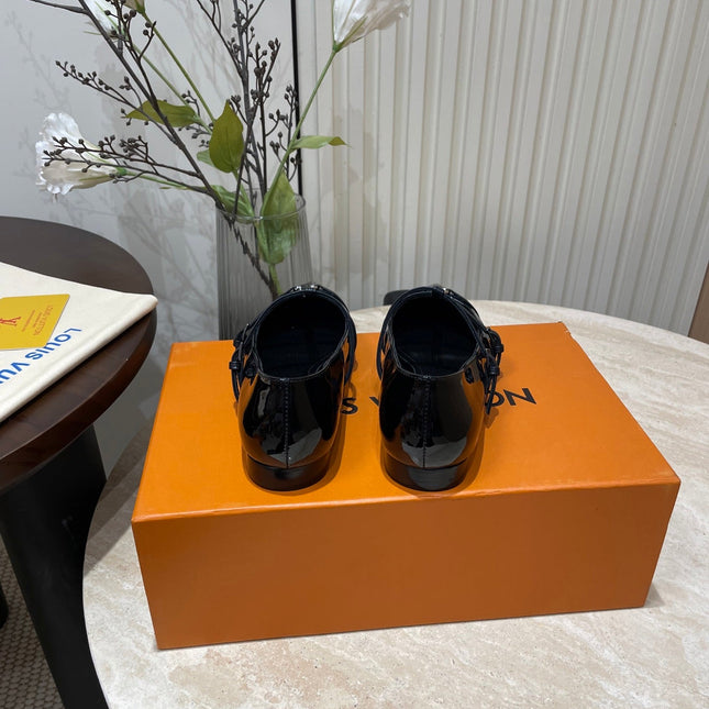 POINTED-TOE TRIPLE-STRAP BALLET FLAT IN BLACK PATENT CALFSKIN