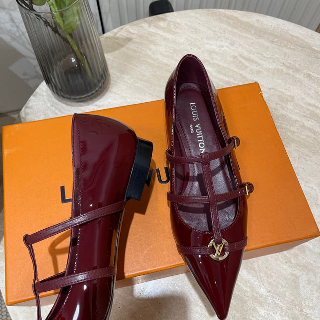 POINTED-TOE TRIPLE-STRAP BALLET FLAT IN BURGUNDY RED PATENT CALFSKIN