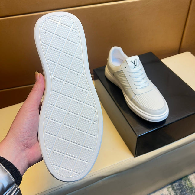 LV SNEAKERS IN WHITE CALFSKIN AND SUEDE