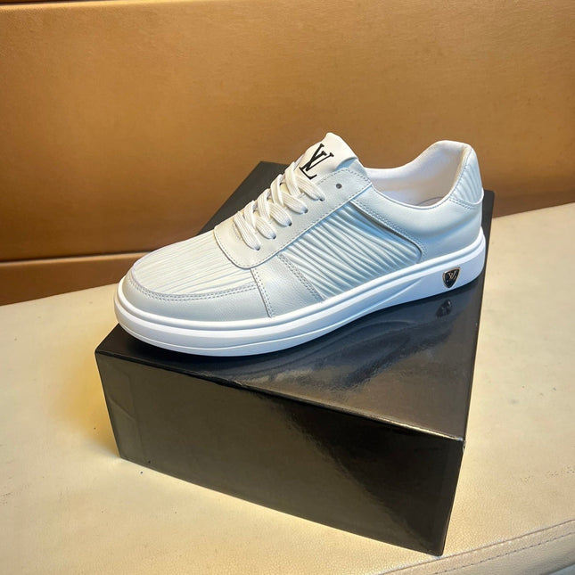 LV SNEAKERS IN WHITE CALFSKIN AND SUEDE