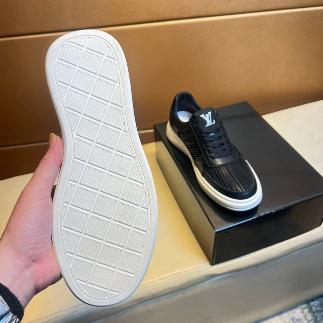 LV SNEAKERS IN BLACK CALFSKIN AND SUEDE