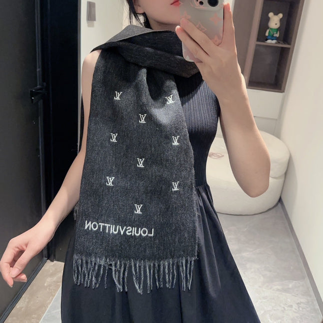 SCARF 190 CM IN BLACK CASHMERE WITH WHITE LOGO 396326