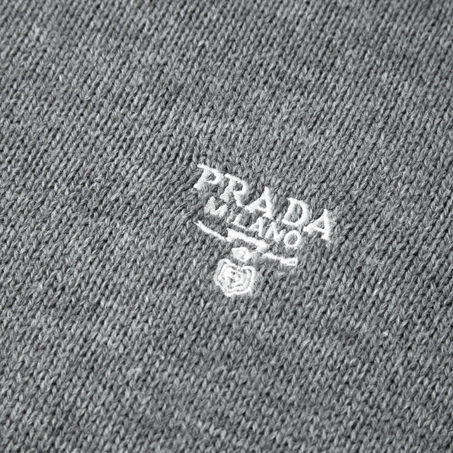 PRADA ZIP-UP KNIT CARDIGAN STYLE 143