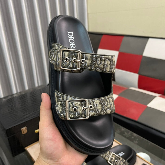 CD AQUA BUCKLE SANDAL BLACK AND SAGE JACQUARD