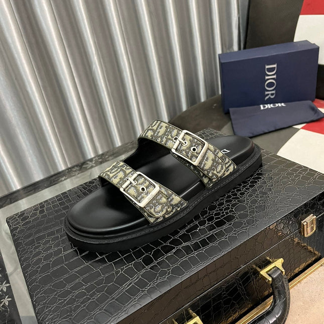 CD AQUA BUCKLE SANDAL BLACK AND SAGE JACQUARD