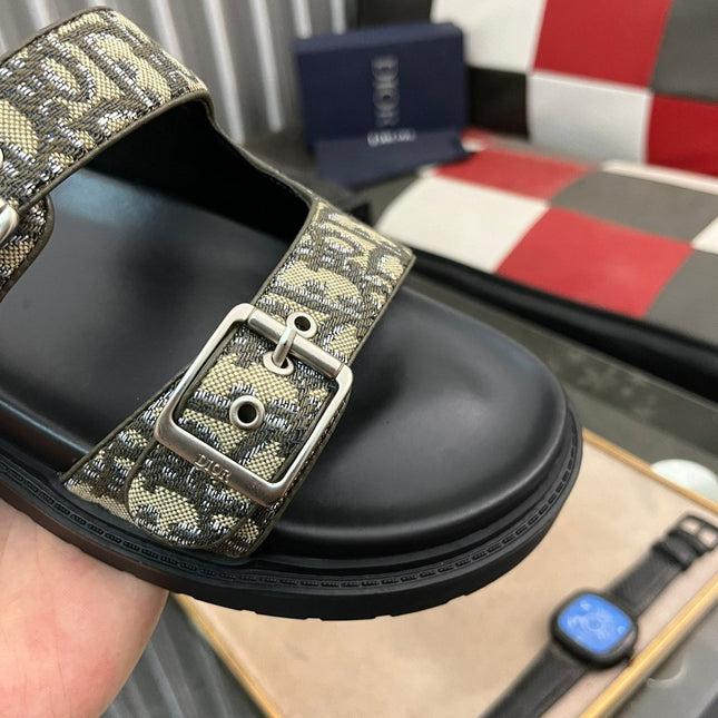 CD AQUA BUCKLE SANDAL BLACK AND SAGE JACQUARD