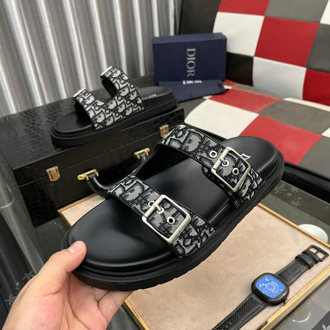 CD AQUA BUCKLE SANDAL BLACK AND GRAY JACQUARD