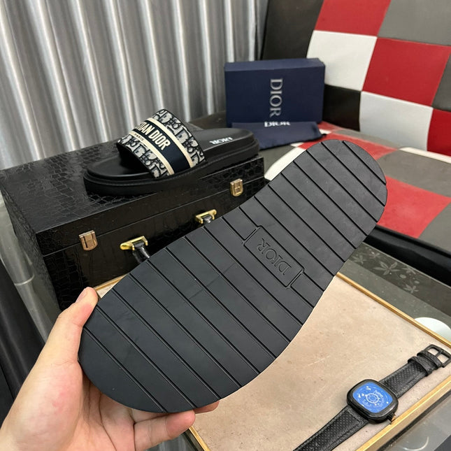 CD SLIDE LETTER SLIPPER BLACK AND GRAY CALFSKIN