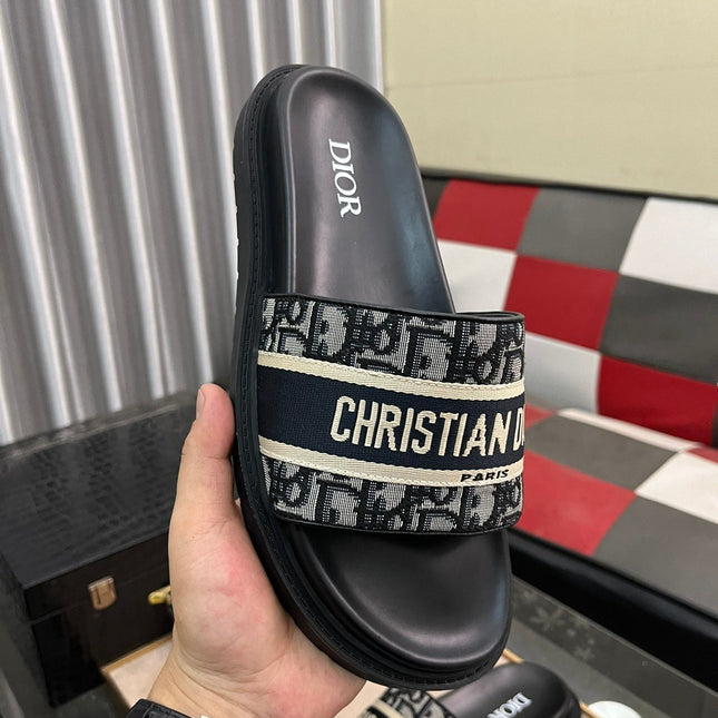 CD SLIDE LETTER SLIPPER BLACK AND GRAY CALFSKIN