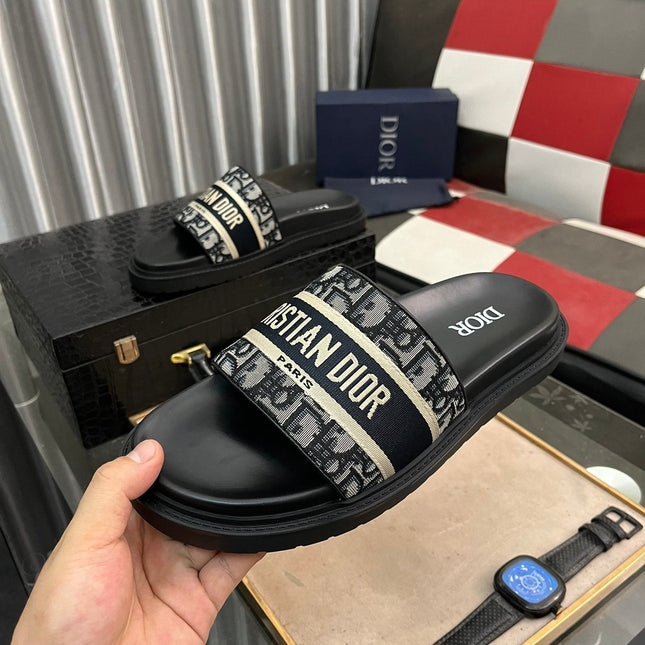 CD SLIDE LETTER SLIPPER BLACK AND GRAY CALFSKIN