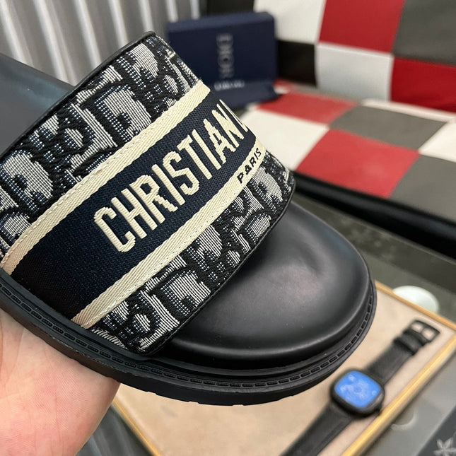 CD SLIDE LETTER SLIPPER BLACK AND GRAY CALFSKIN